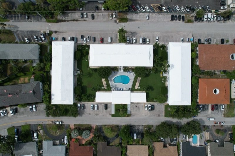 Vista cenital del patio de un condominio
